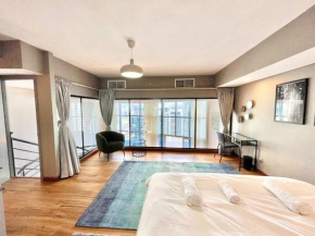 Penthouse Paradise Duplex Loft W Skyline Views!